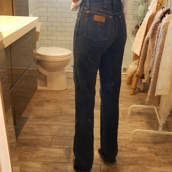 Vintage High-Rise Wrangler Jeans - Picture 5 of 7